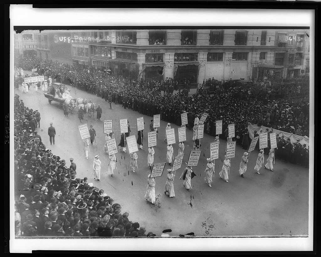 Photo-1-1915-Suffragists-marching-probably-in-New-York-City-in.-New-York-1915.-Photograph-Retrieved-from-the-Library-of-Congress-httpswww.loc_.govitem97500064